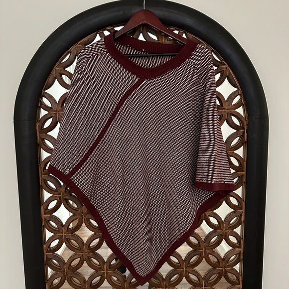 Lululemon On The Go Scarf/Poncho - Picture 8 of 8